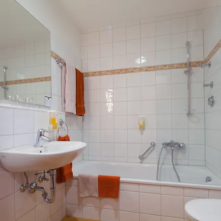 Western Schwarzwald Residenz 3* טריברג