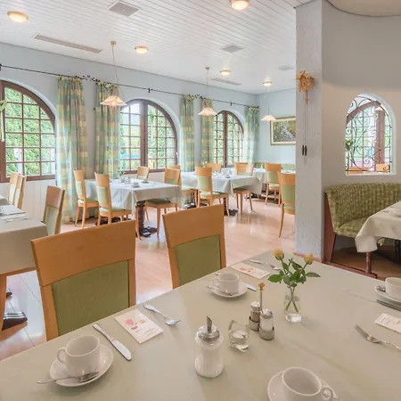 Western Schwarzwald Residenz טריברג